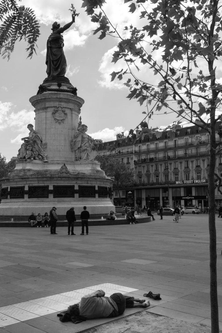 Lire la suite à propos de l’article Place de la République