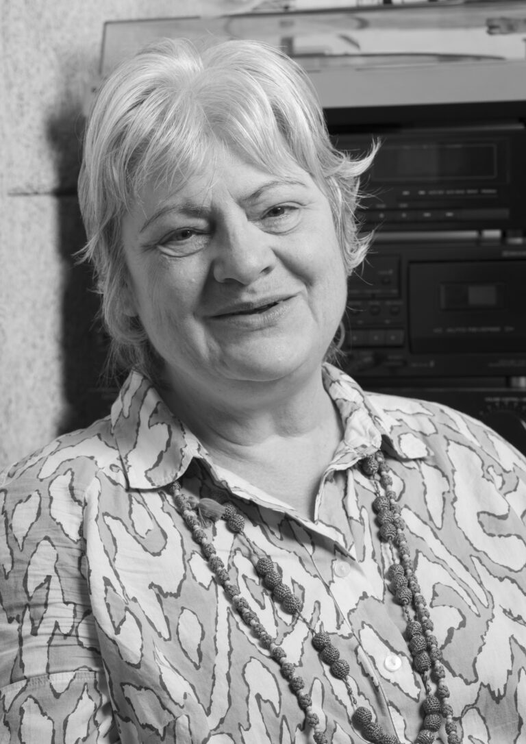 susanne.furniss-yacoubi@mnhn.fr